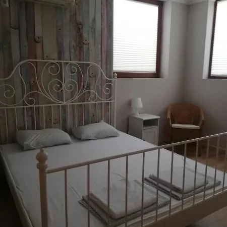Supreme Apartment *