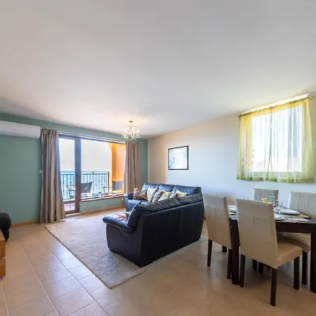 Supreme Apartment Balchik