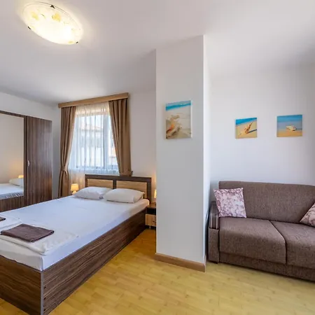Apartment Supreme Balchik